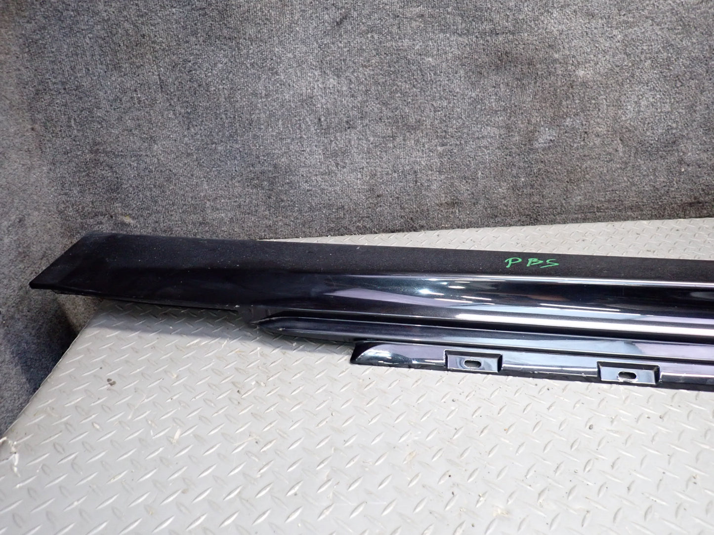 2006-2010 BMW E63 E64 M6 Left & Right Side Skirt Rocker Panel Molding Set of 2