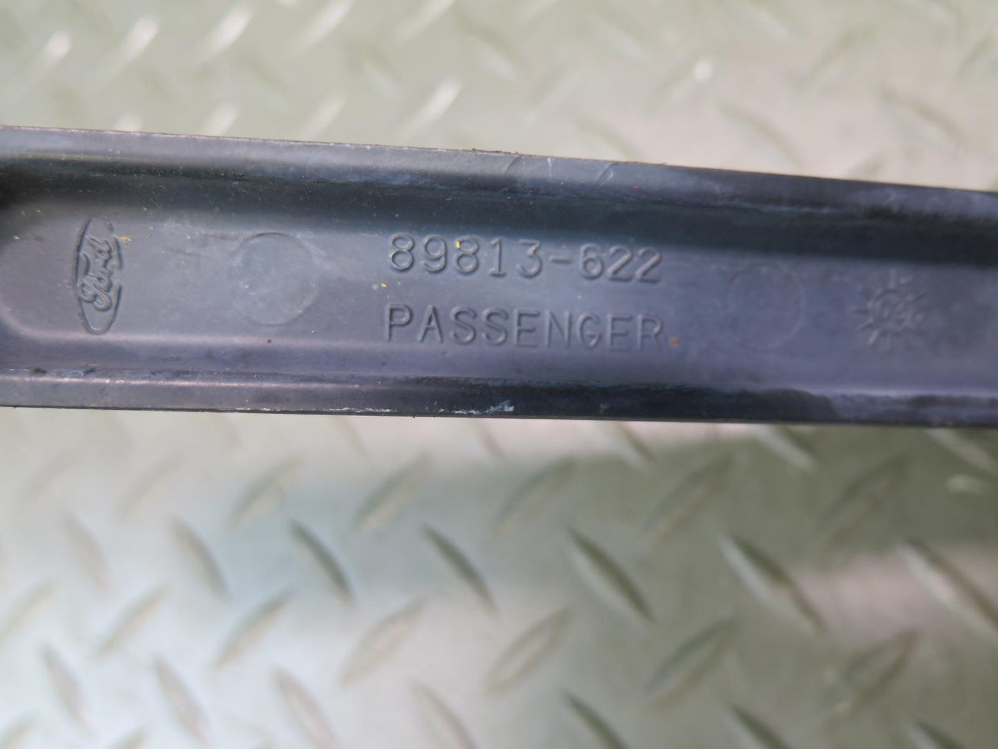 02-05 Ford Thunderbird Set of 2 Front Left & Right Wiper Arm OEM