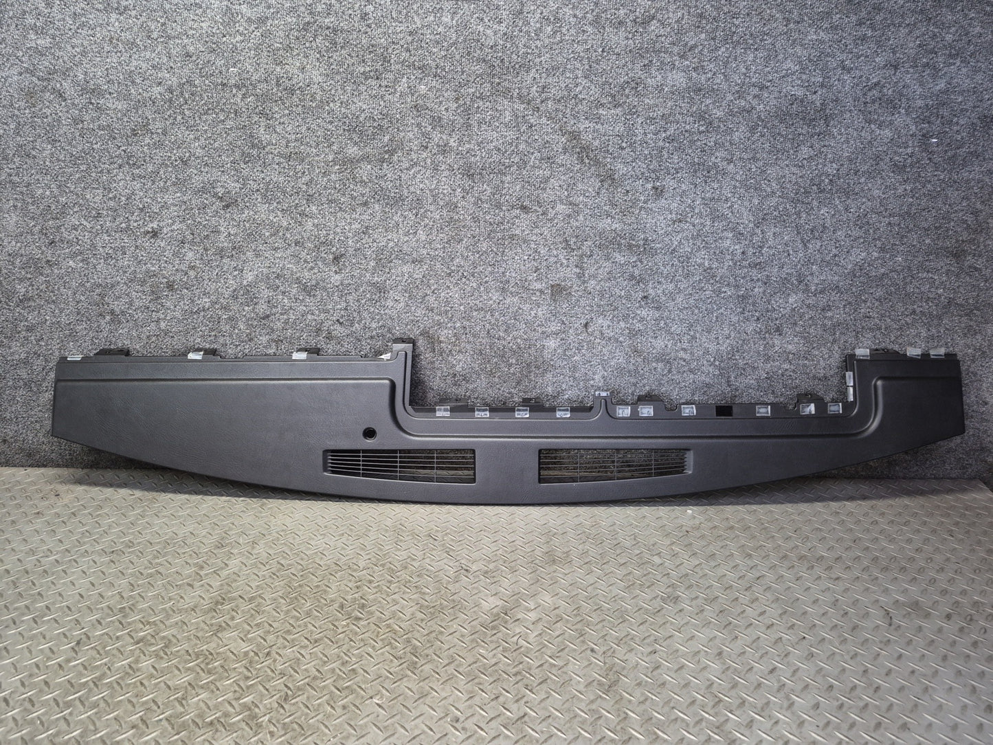2003-2007 Hummer H2 Dash Upper Defrost Air Vent Grille Trim Panel 15102556