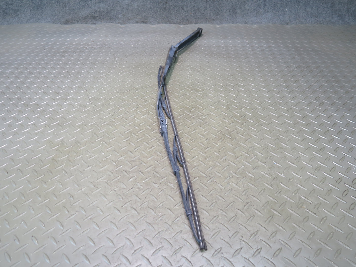 02-05 Ford Thunderbird Set of 2 Front Left & Right Wiper Arm OEM