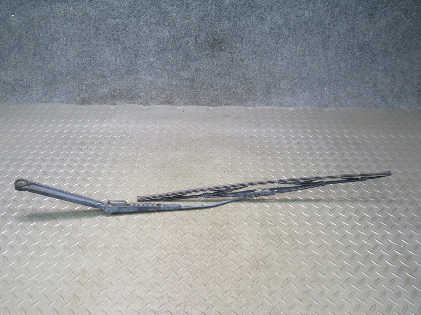 02-05 Ford Thunderbird Set of 2 Front Left & Right Wiper Arm OEM