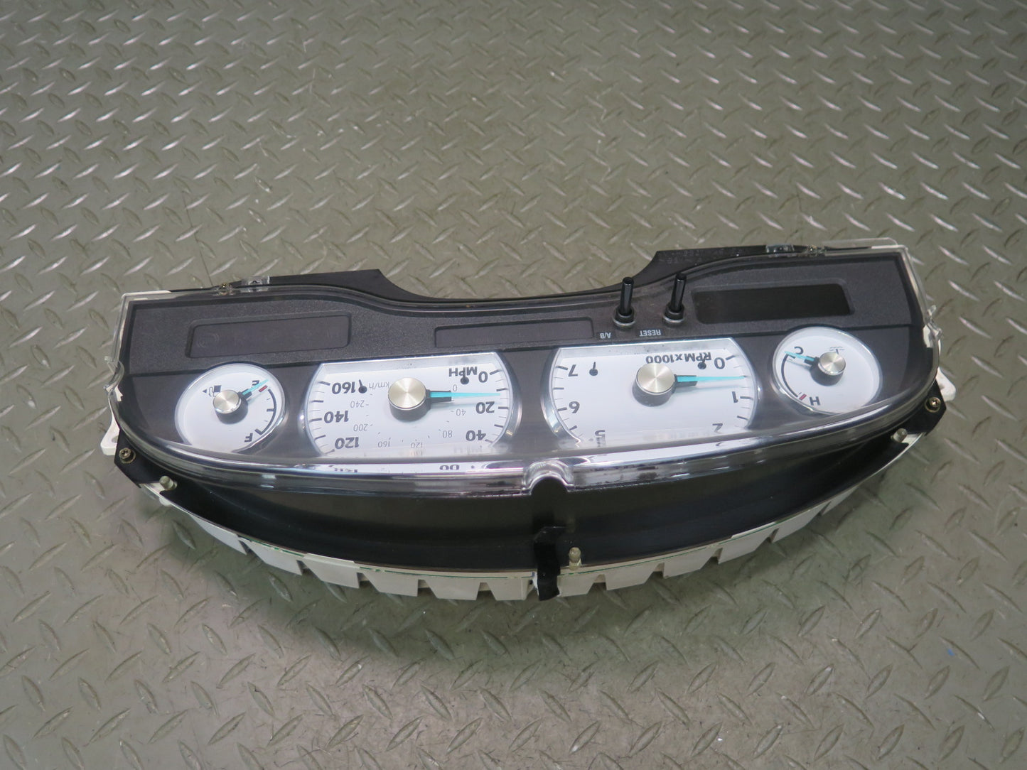 04-05 Ford Thunderbird Instrument Cluster Gauge Speedometer 3W6F-10894-AA OEM