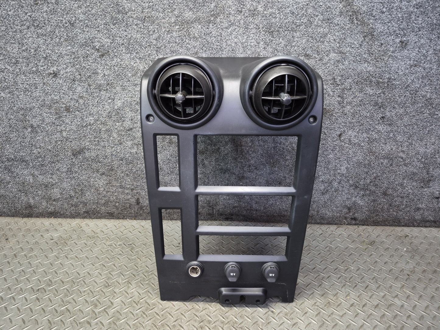 2003-2007 Hummer H2 Dash Front Center Radio Trim Bezel Cover Panel w Air Vents