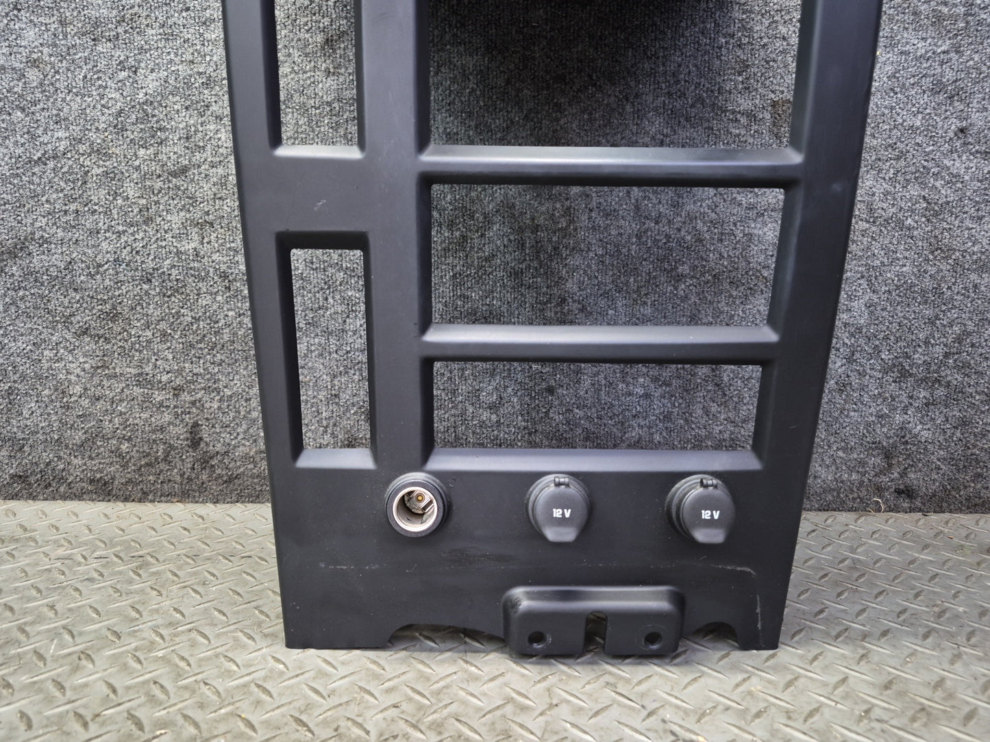 2003-2007 Hummer H2 Dash Front Center Radio Trim Bezel Cover Panel w Air Vents