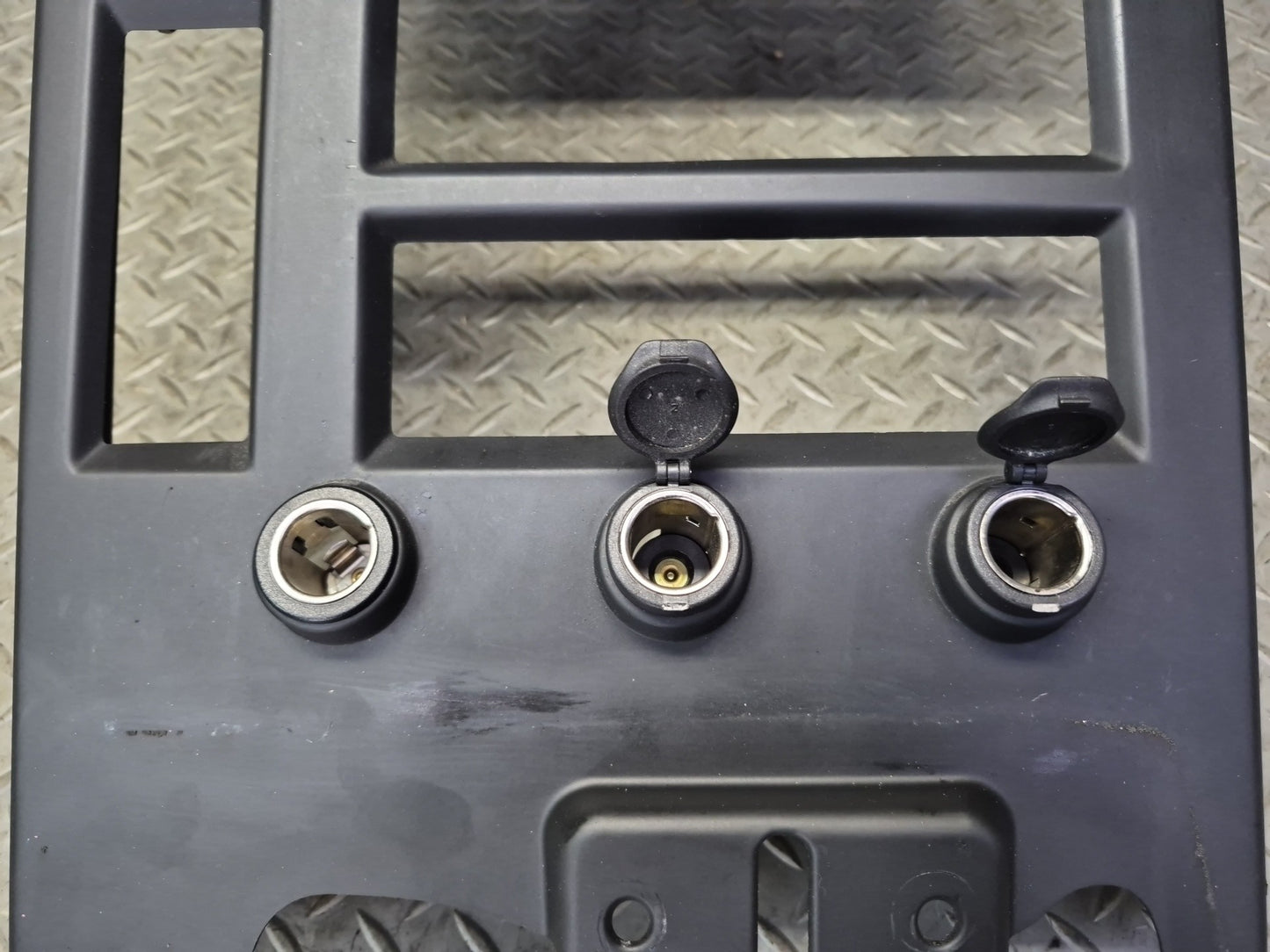 2003-2007 Hummer H2 Dash Front Center Radio Trim Bezel Cover Panel w Air Vents