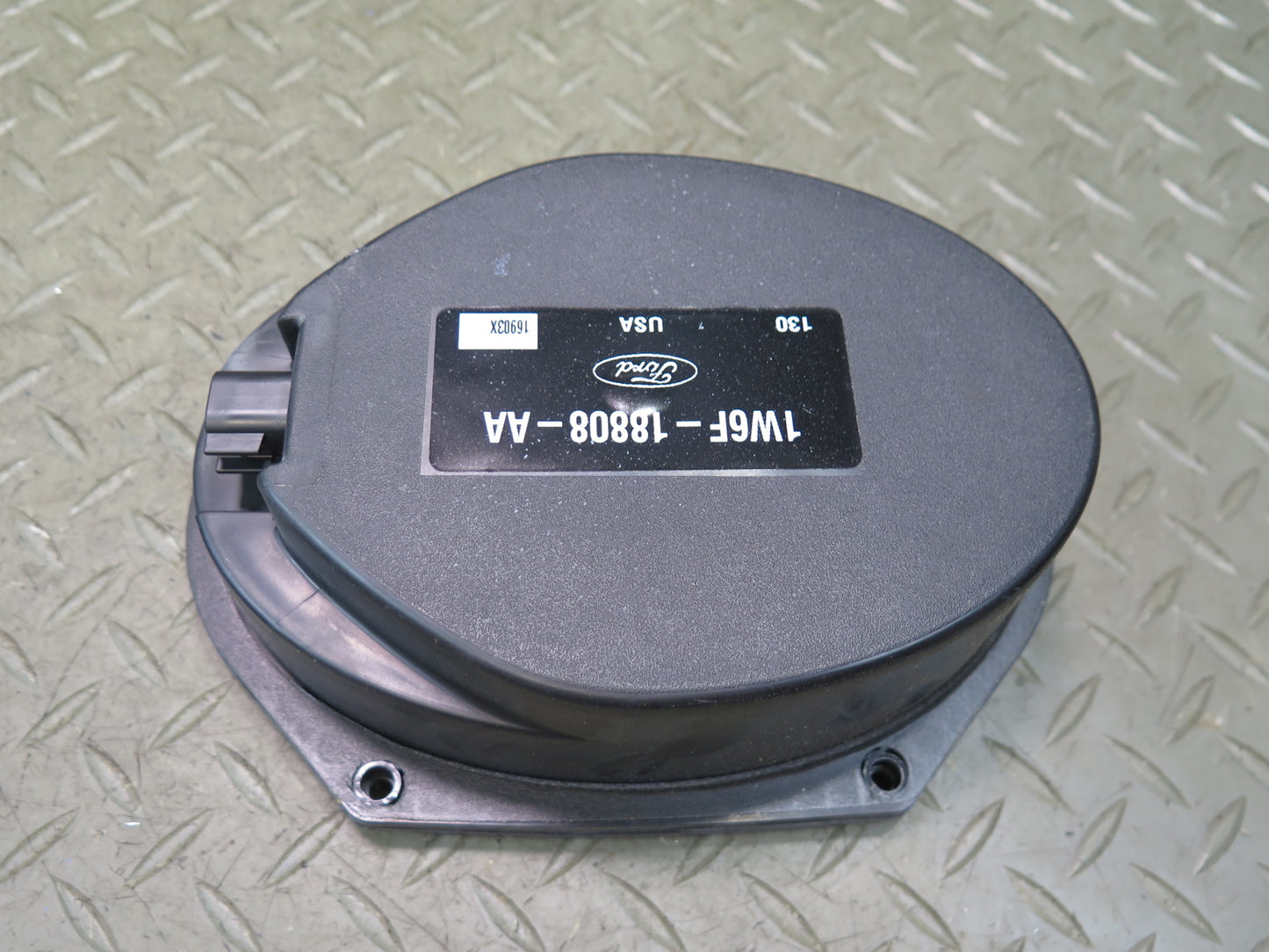 02-05 Ford Thunderbird Set of 2 Rear Left & Right Speaker 1W6F-18808-AA OEM