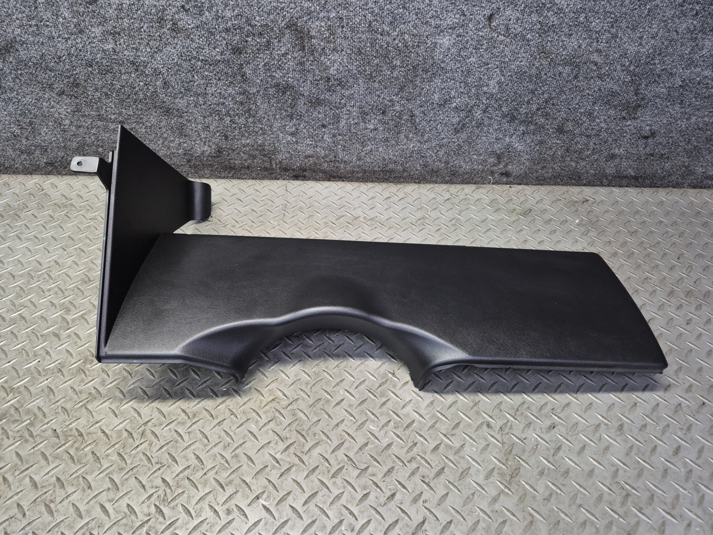 2003-2007 Hummer H2 Dash Front Left Lower Knee Trim Cover Panel 15058424