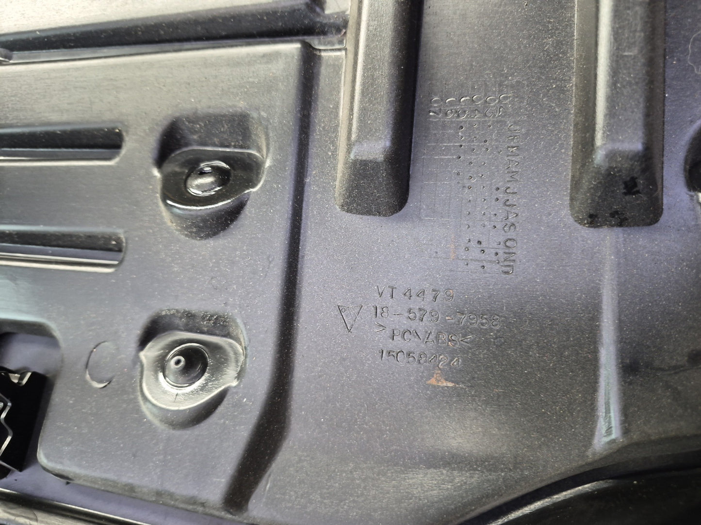 2003-2007 Hummer H2 Dash Front Left Lower Knee Trim Cover Panel 15058424