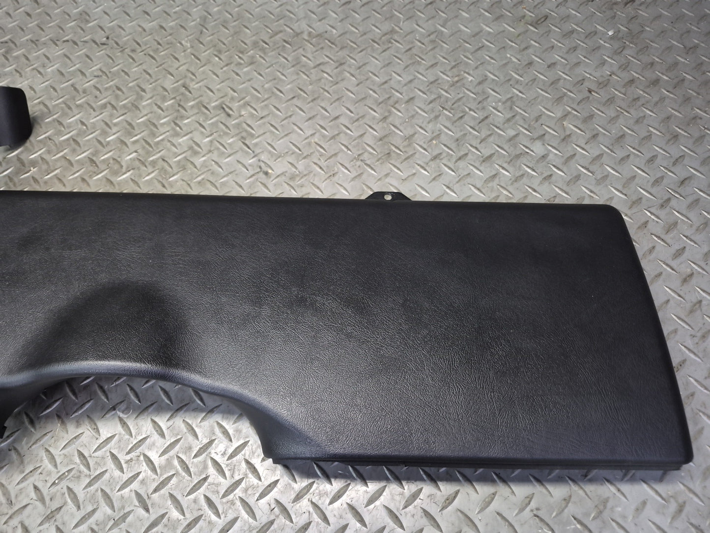 2003-2007 Hummer H2 Dash Front Left Lower Knee Trim Cover Panel 15058424