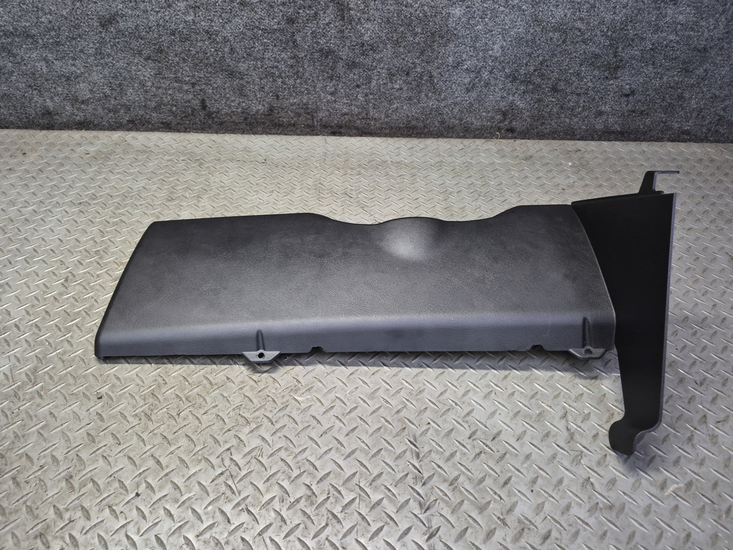 2003-2007 Hummer H2 Dash Front Left Lower Knee Trim Cover Panel 15058424