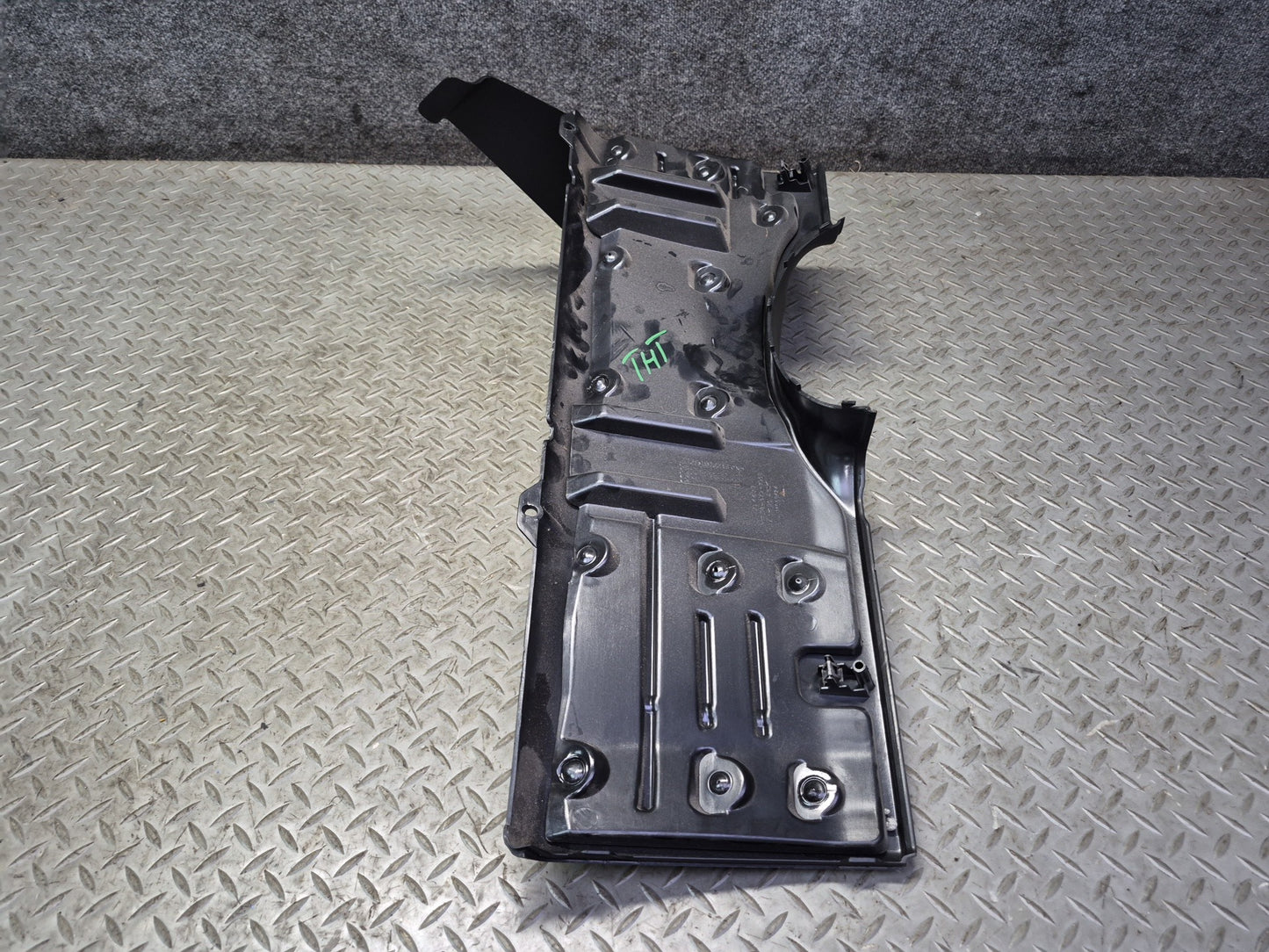 2003-2007 Hummer H2 Dash Front Left Lower Knee Trim Cover Panel 15058424
