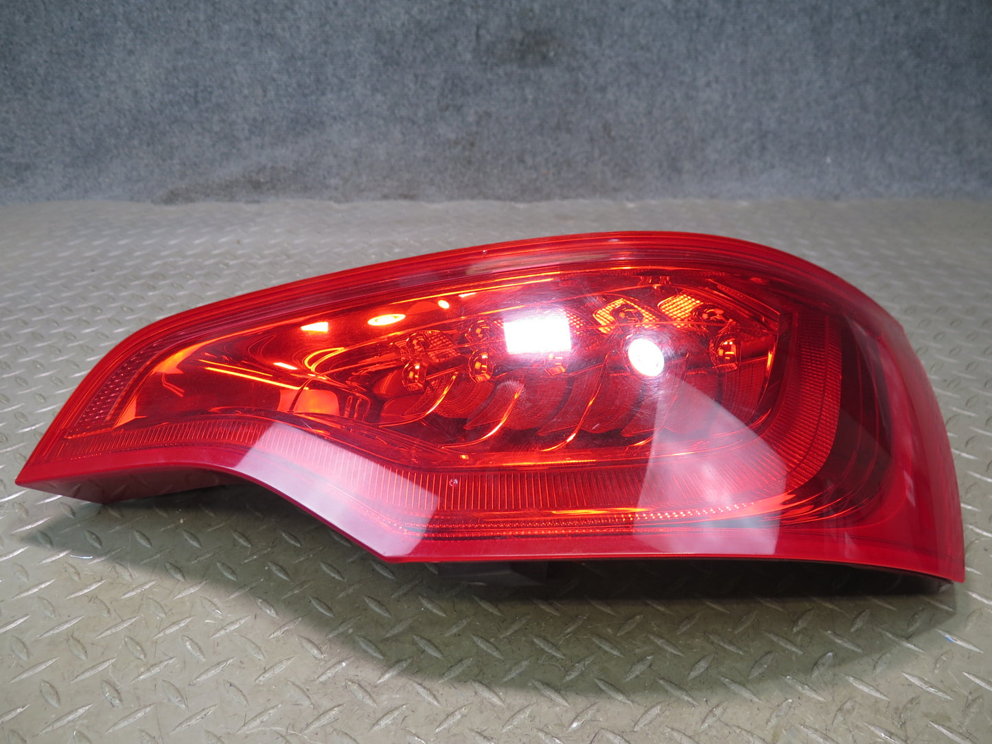 10-15 Audi 4L Q7 Rear Right Tail Light Lamp 4L0945094G OEM