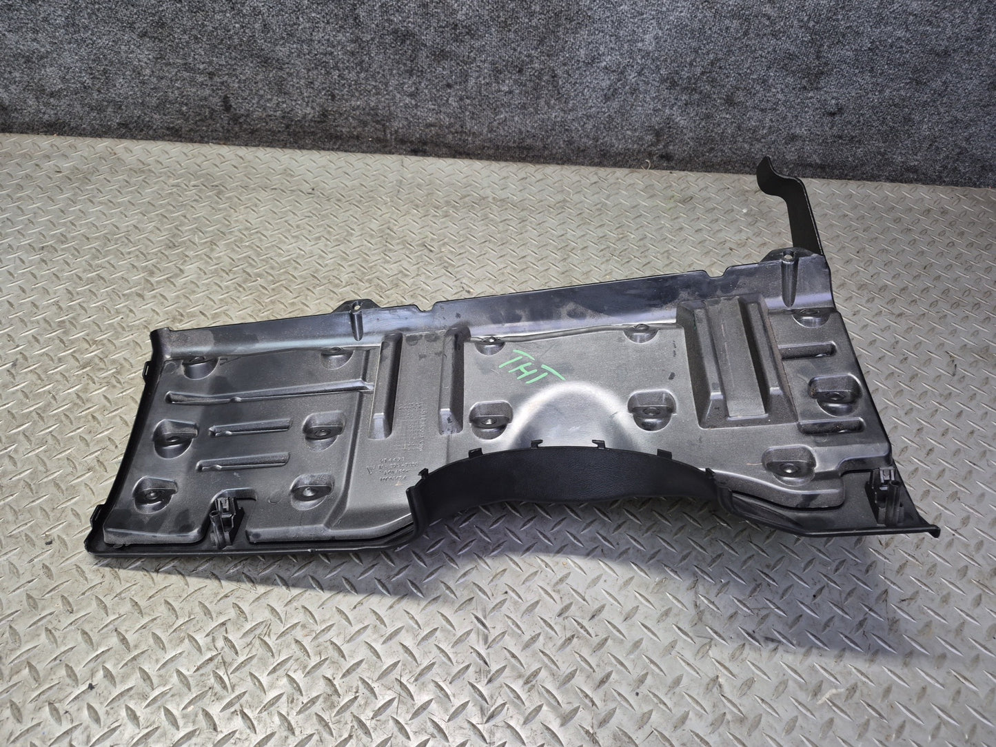 2003-2007 Hummer H2 Dash Front Left Lower Knee Trim Cover Panel 15058424