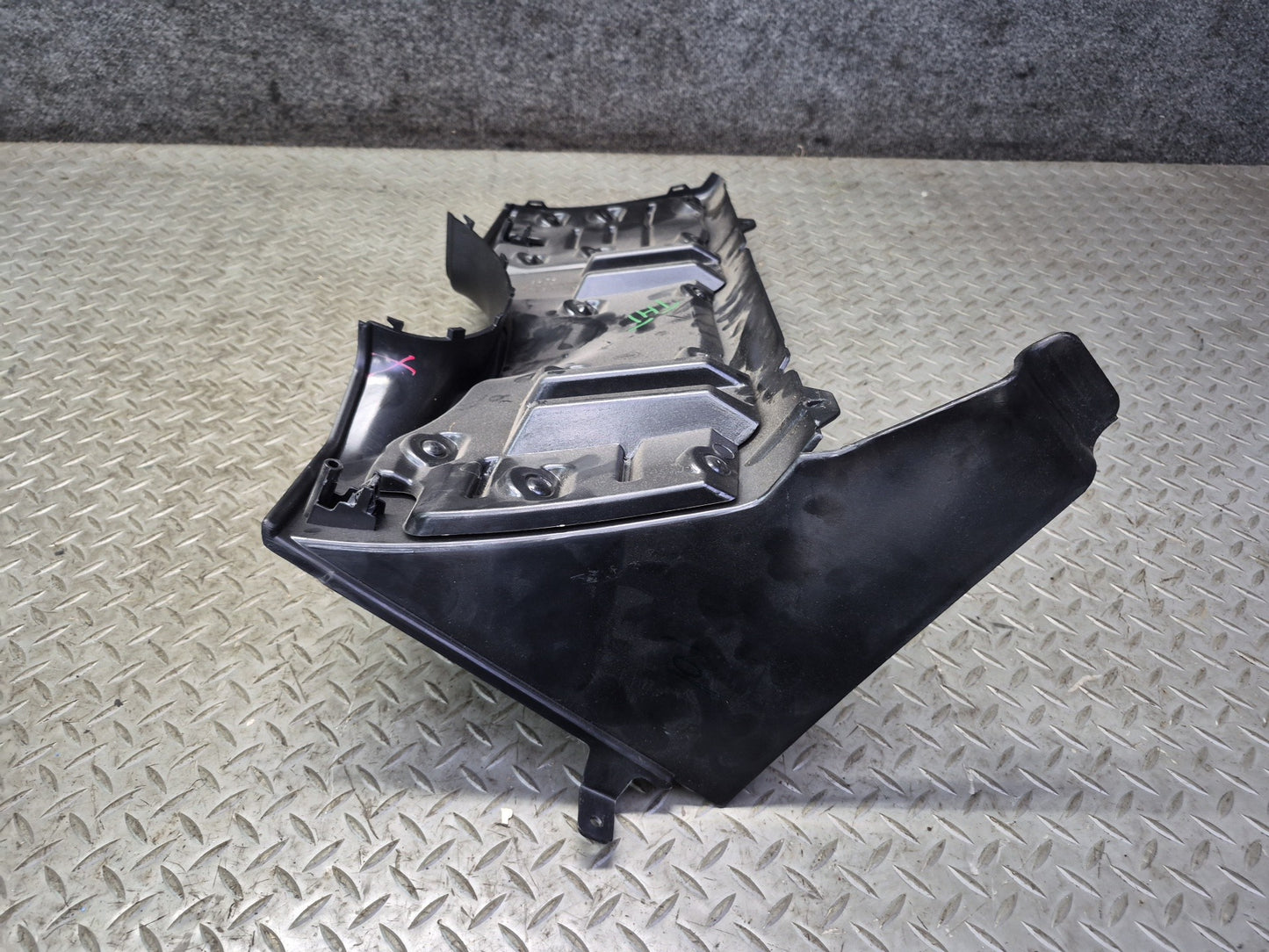 2003-2007 Hummer H2 Dash Front Left Lower Knee Trim Cover Panel 15058424