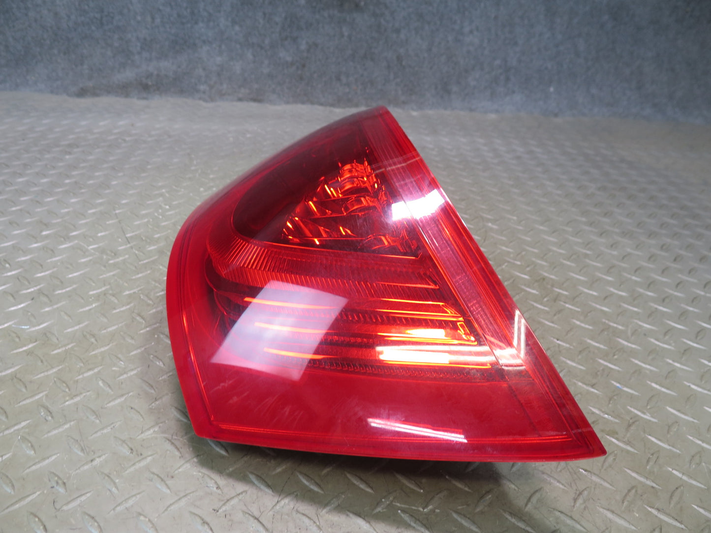 10-15 Audi 4L Q7 Rear Right Tail Light Lamp 4L0945094G OEM