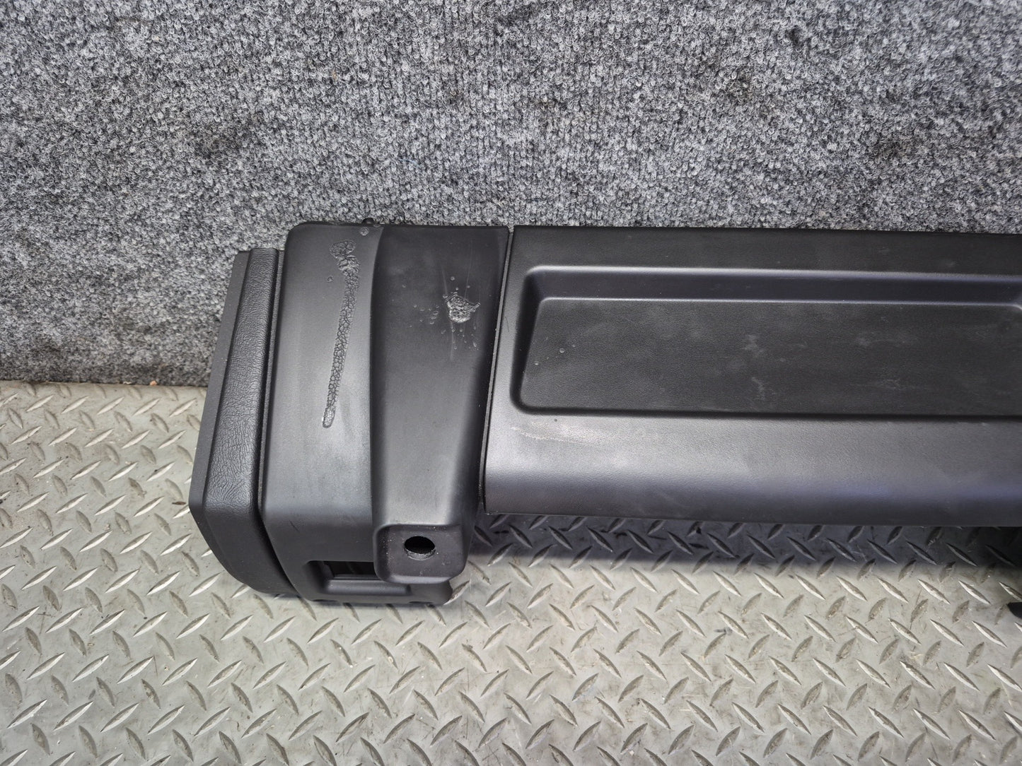 2003-2007 Hummer H2 Dash Front Right Trim Cover Panel w Air Vent 15177442