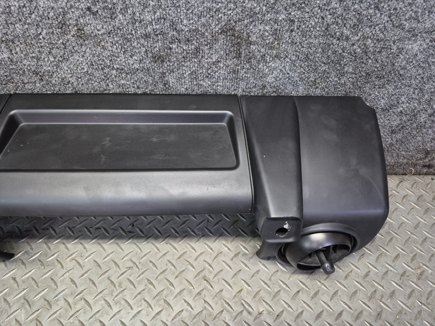 2003-2007 Hummer H2 Dash Front Right Trim Cover Panel w Air Vent 15177442