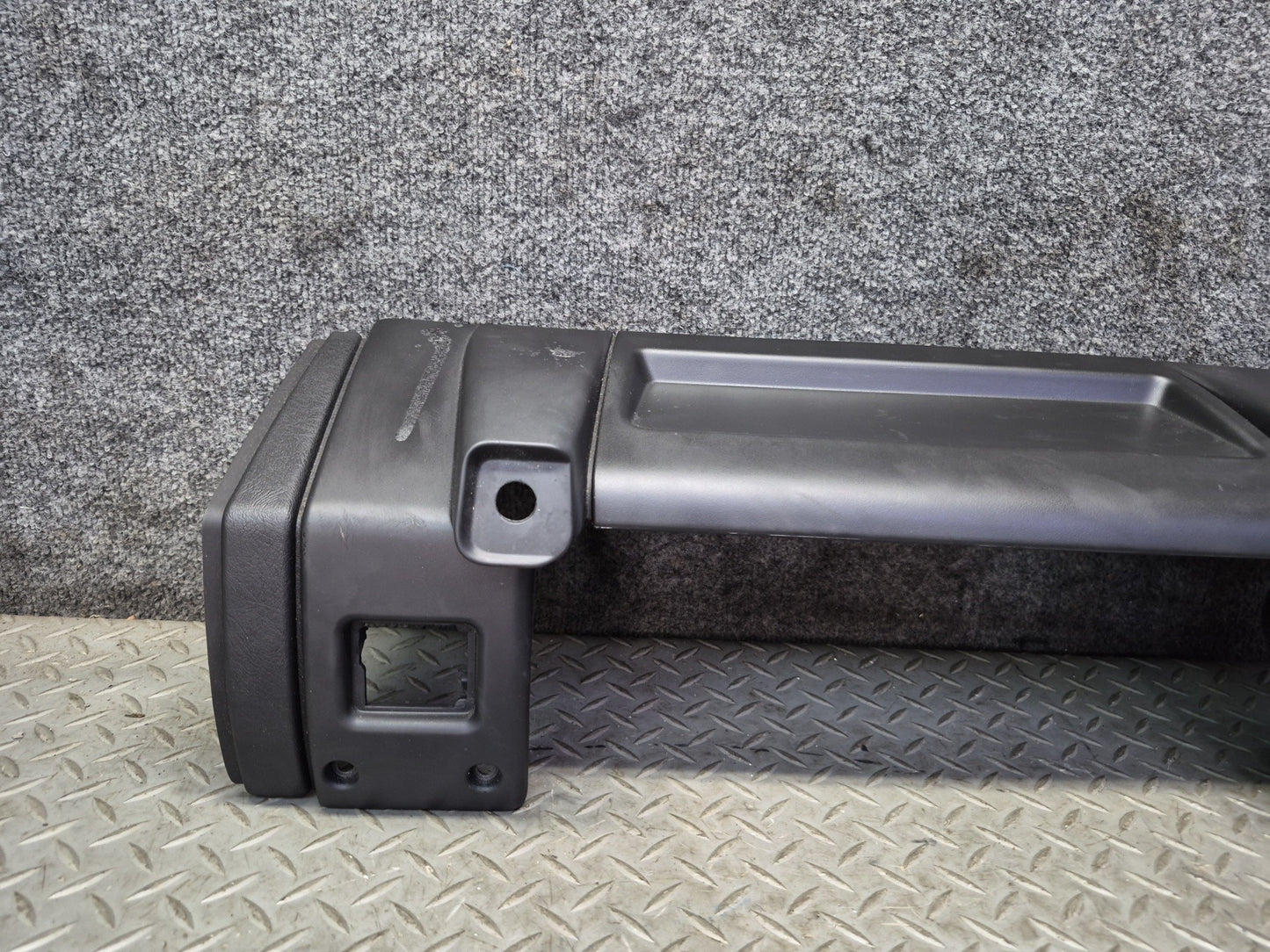 2003-2007 Hummer H2 Dash Front Right Trim Cover Panel w Air Vent 15177442