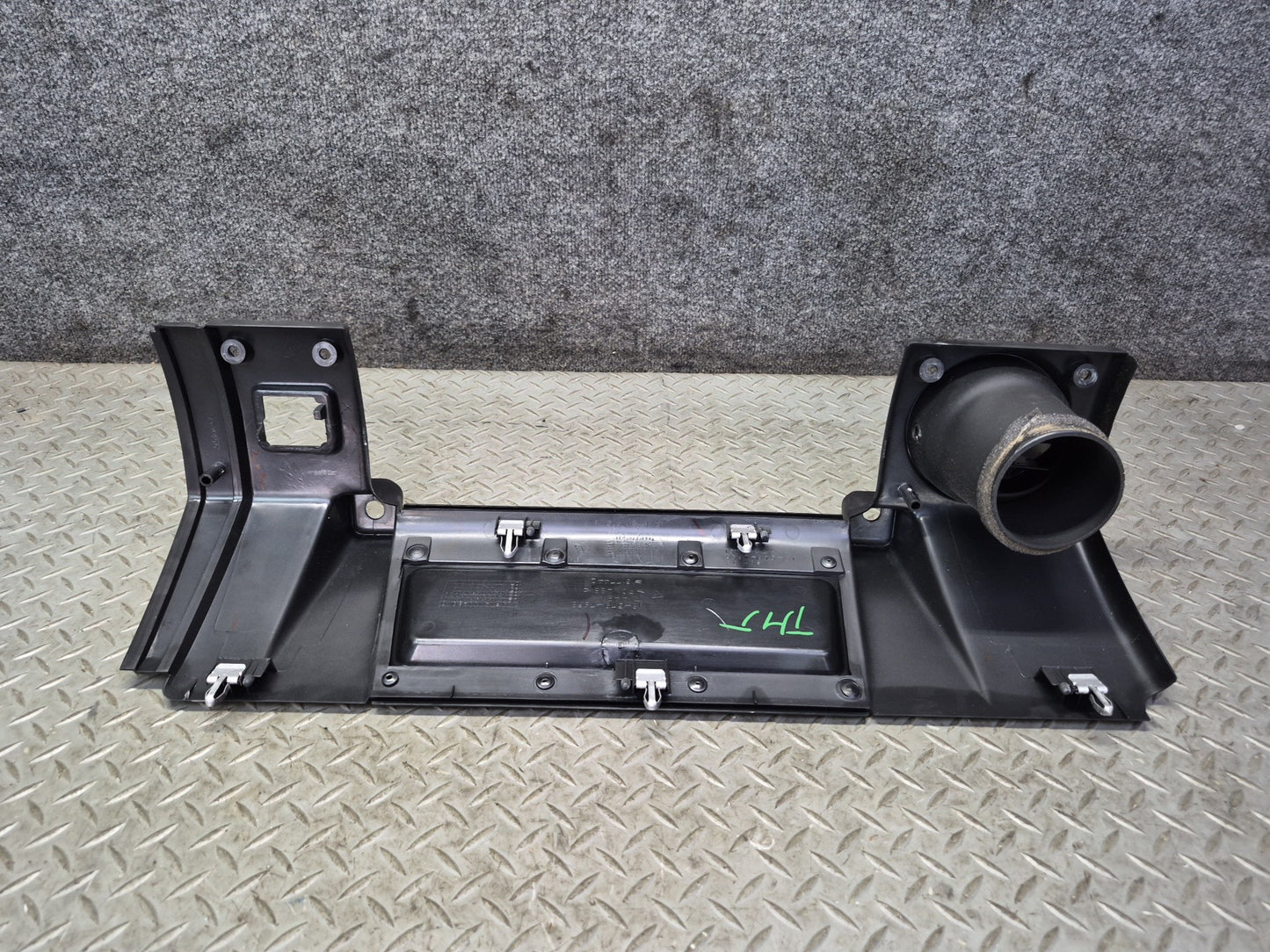 2003-2007 Hummer H2 Dash Front Right Trim Cover Panel w Air Vent 15177442