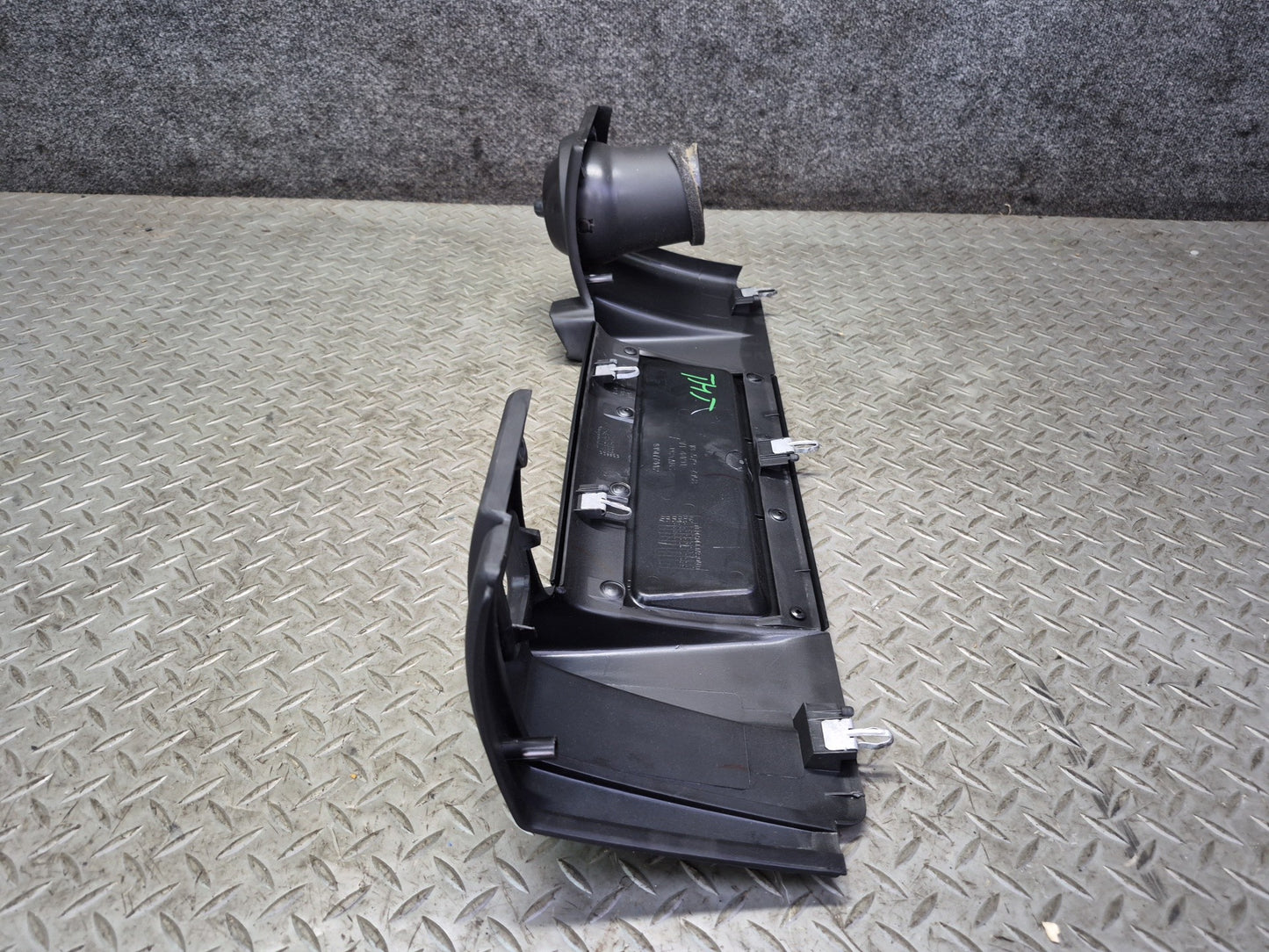 2003-2007 Hummer H2 Dash Front Right Trim Cover Panel w Air Vent 15177442