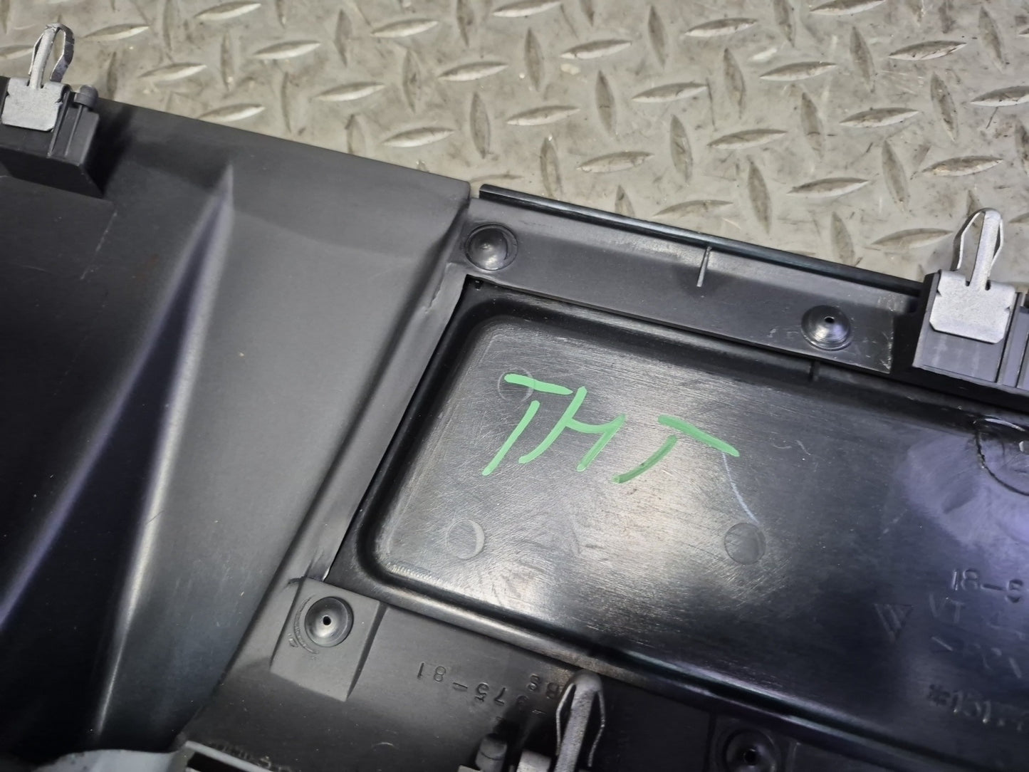 2003-2007 Hummer H2 Dash Front Right Trim Cover Panel w Air Vent 15177442