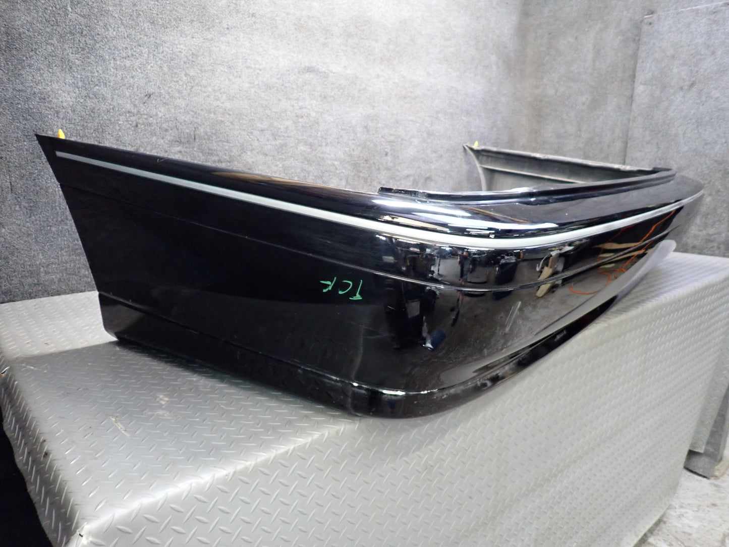99-01 Toyota Crown JZS175 Rear Bumper Cover w Body KIT Black Set OEM