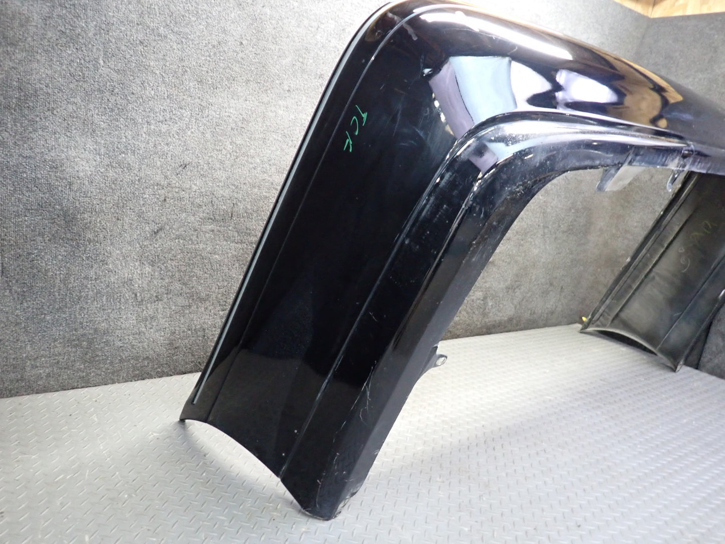 99-01 Toyota Crown JZS175 Rear Bumper Cover w Body KIT Black Set OEM