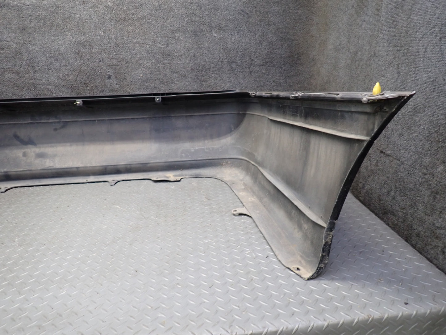 99-01 Toyota Crown JZS175 Rear Bumper Cover w Body KIT Black Set OEM