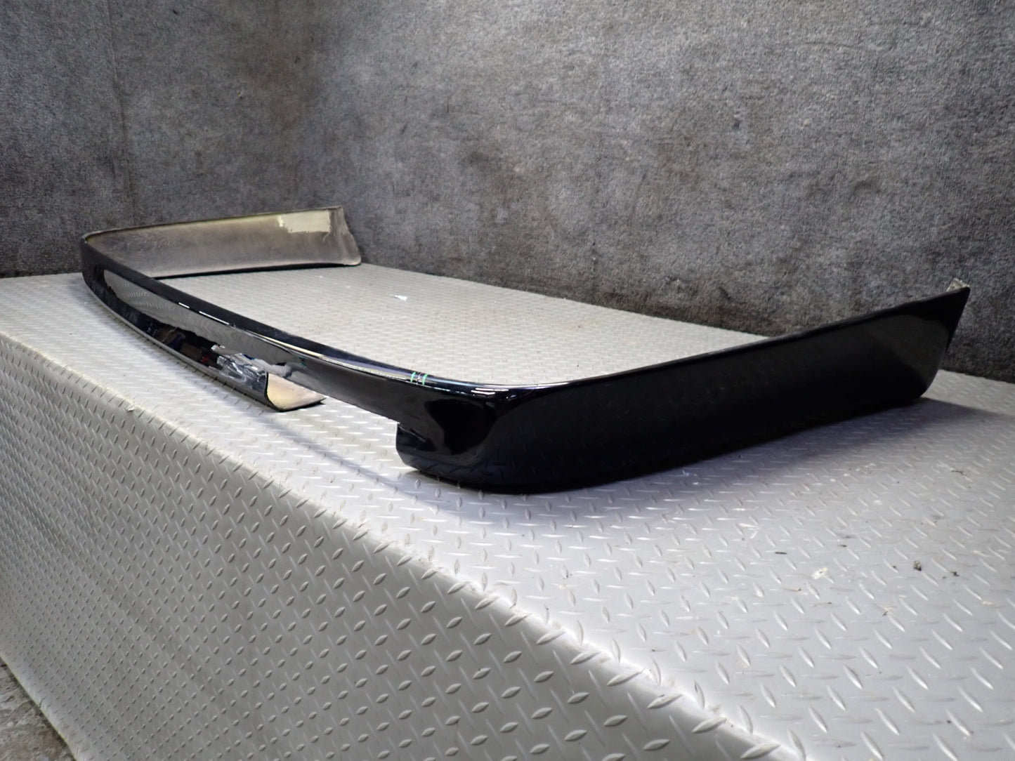 99-01 Toyota Crown JZS175 Rear Bumper Cover w Body KIT Black Set OEM