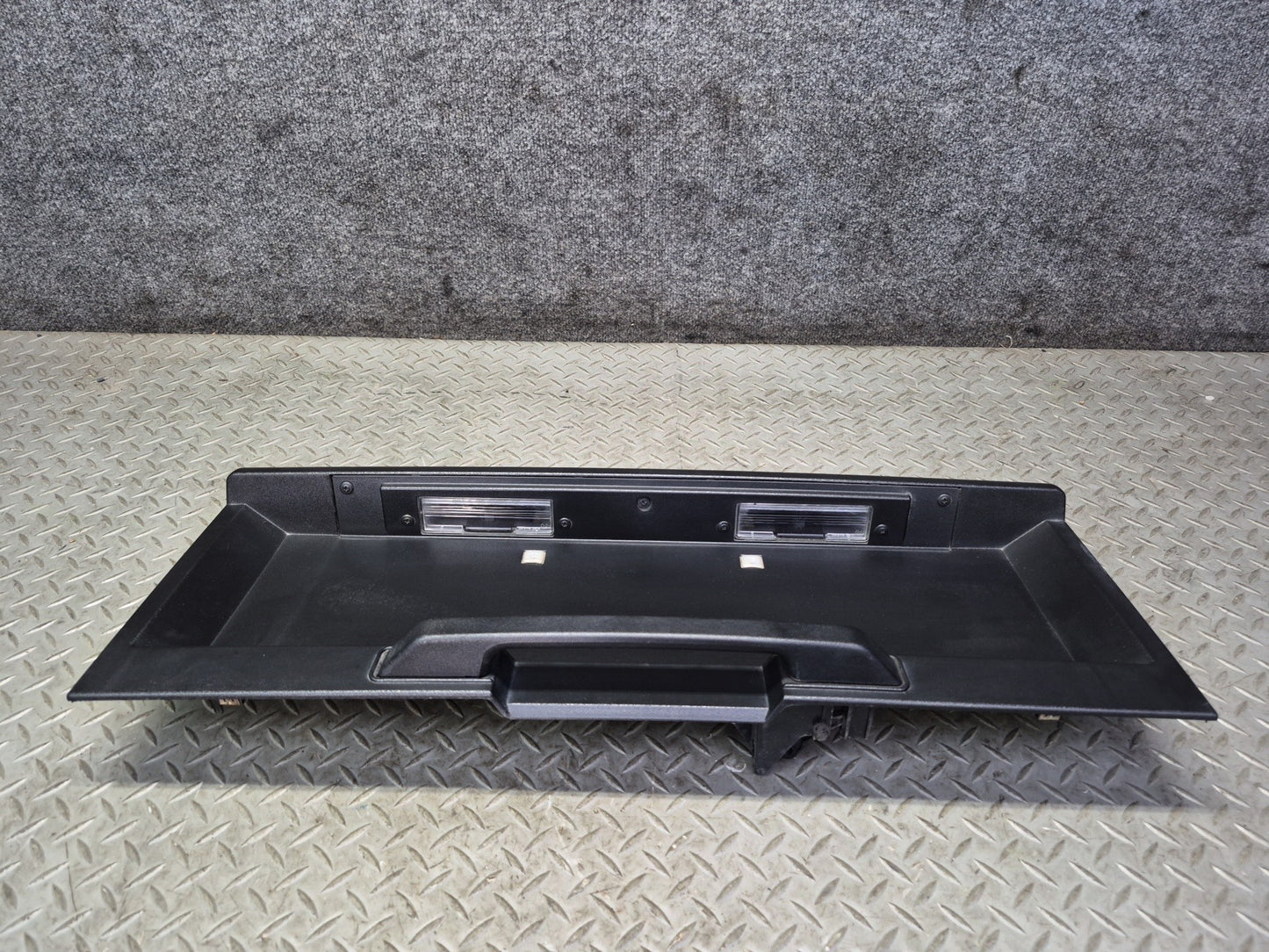 2003-2005 Hummer H2 Rear Trunk Lid Liftgate License Plate Panel w Handle