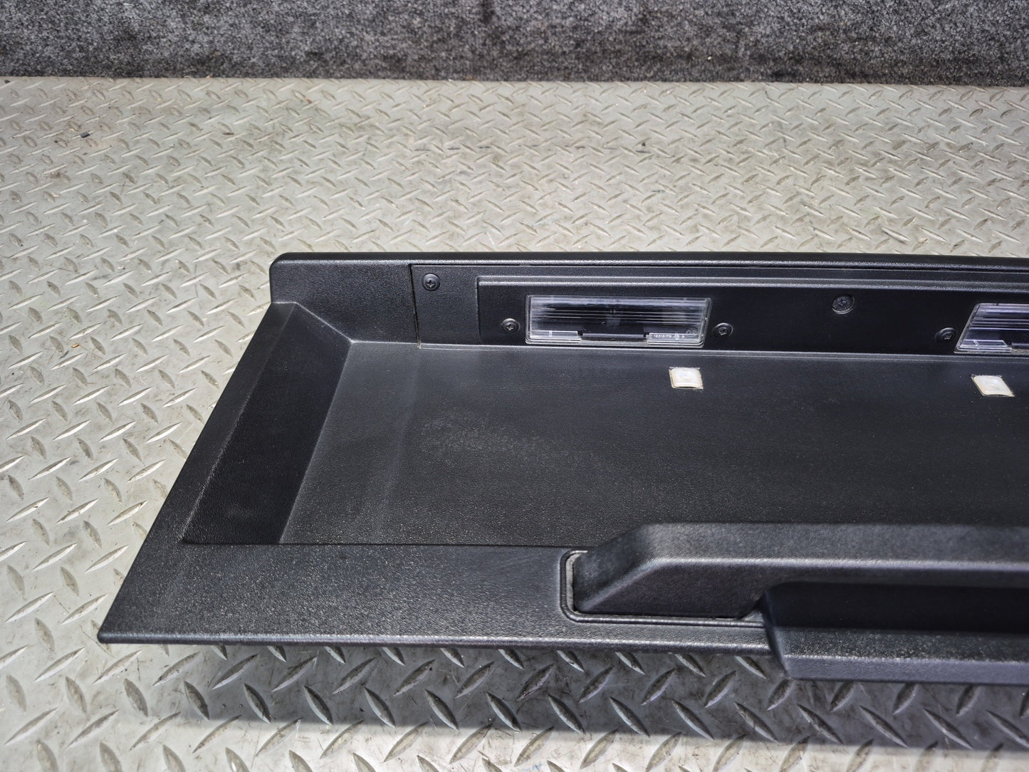 2003-2005 Hummer H2 Rear Trunk Lid Liftgate License Plate Panel w Handle