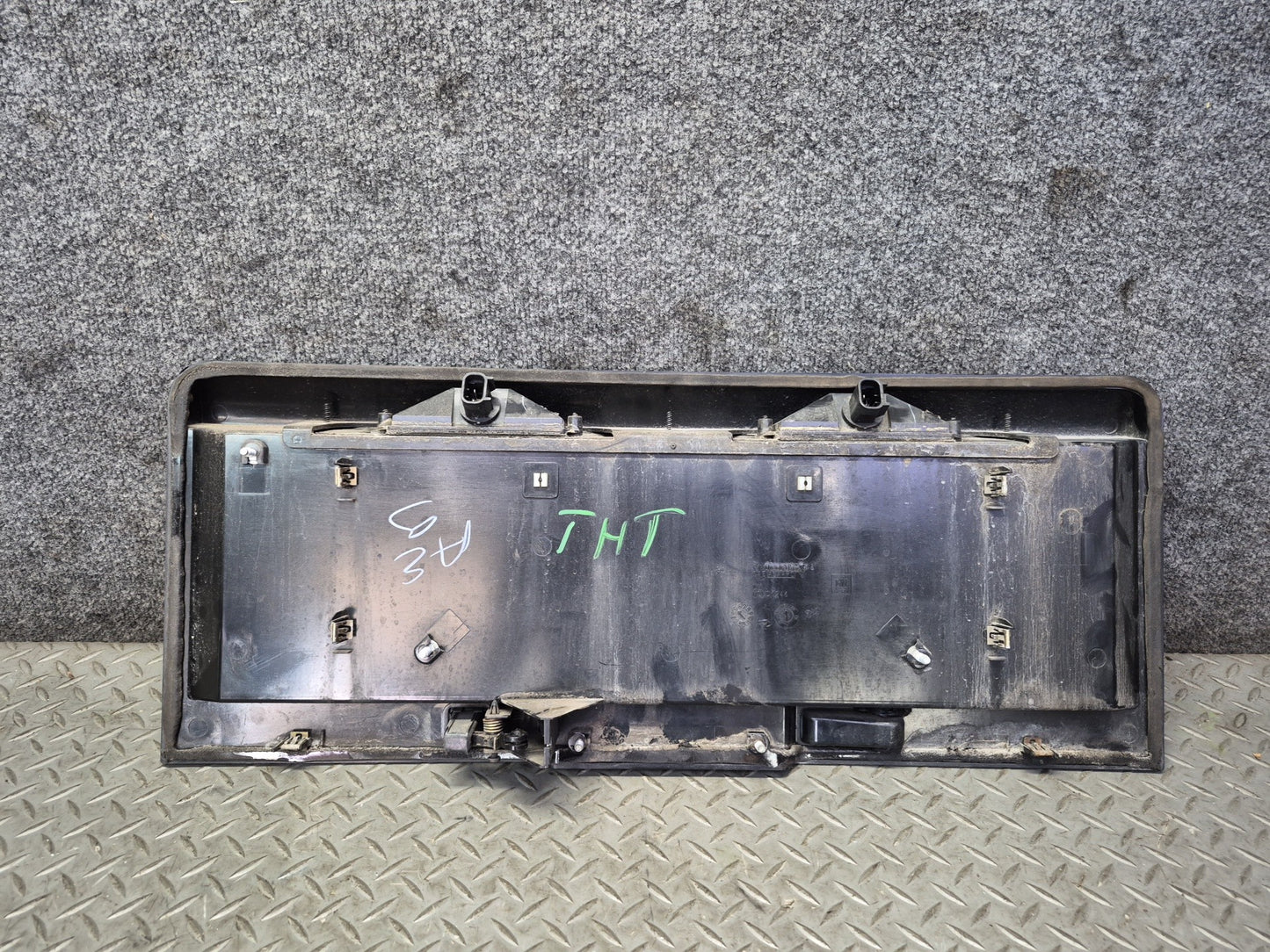 2003-2005 Hummer H2 Rear Trunk Lid Liftgate License Plate Panel w Handle
