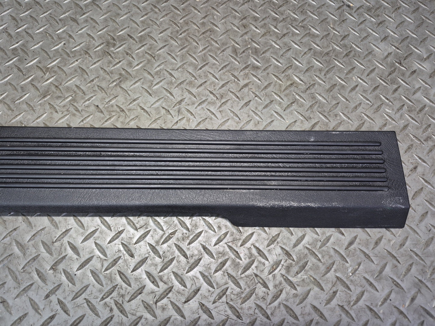 2003-2009 Hummer H2 Front Left & Right Door Scuff Sill Plate Trim Panel Set of 2