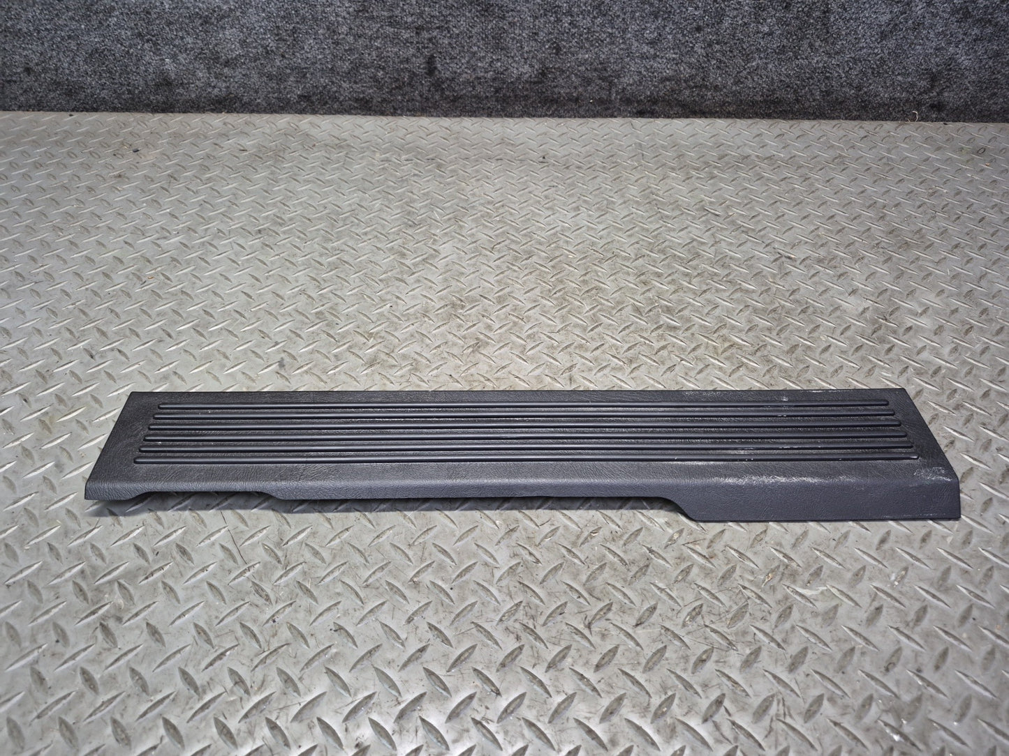 2003-2009 Hummer H2 Front Left & Right Door Scuff Sill Plate Trim Panel Set of 2