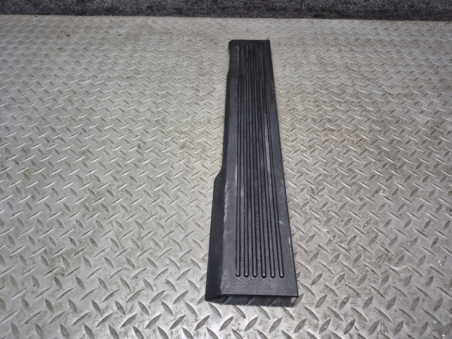 2003-2009 Hummer H2 Front Left & Right Door Scuff Sill Plate Trim Panel Set of 2