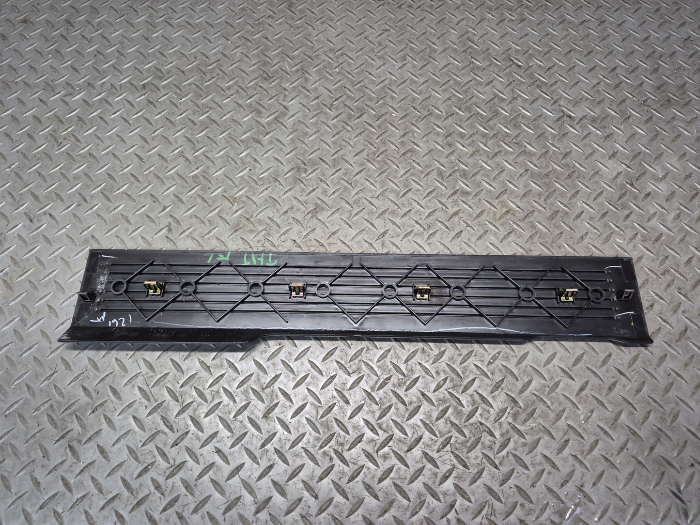 2003-2009 Hummer H2 Front Left & Right Door Scuff Sill Plate Trim Panel Set of 2