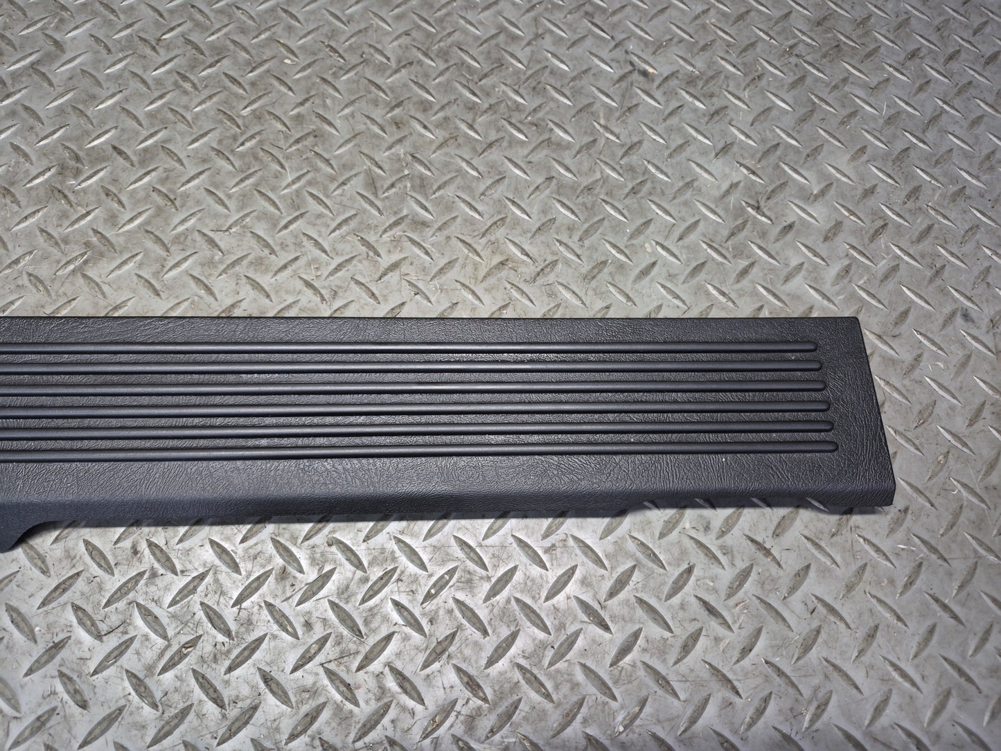 2003-2009 Hummer H2 Front Left & Right Door Scuff Sill Plate Trim Panel Set of 2