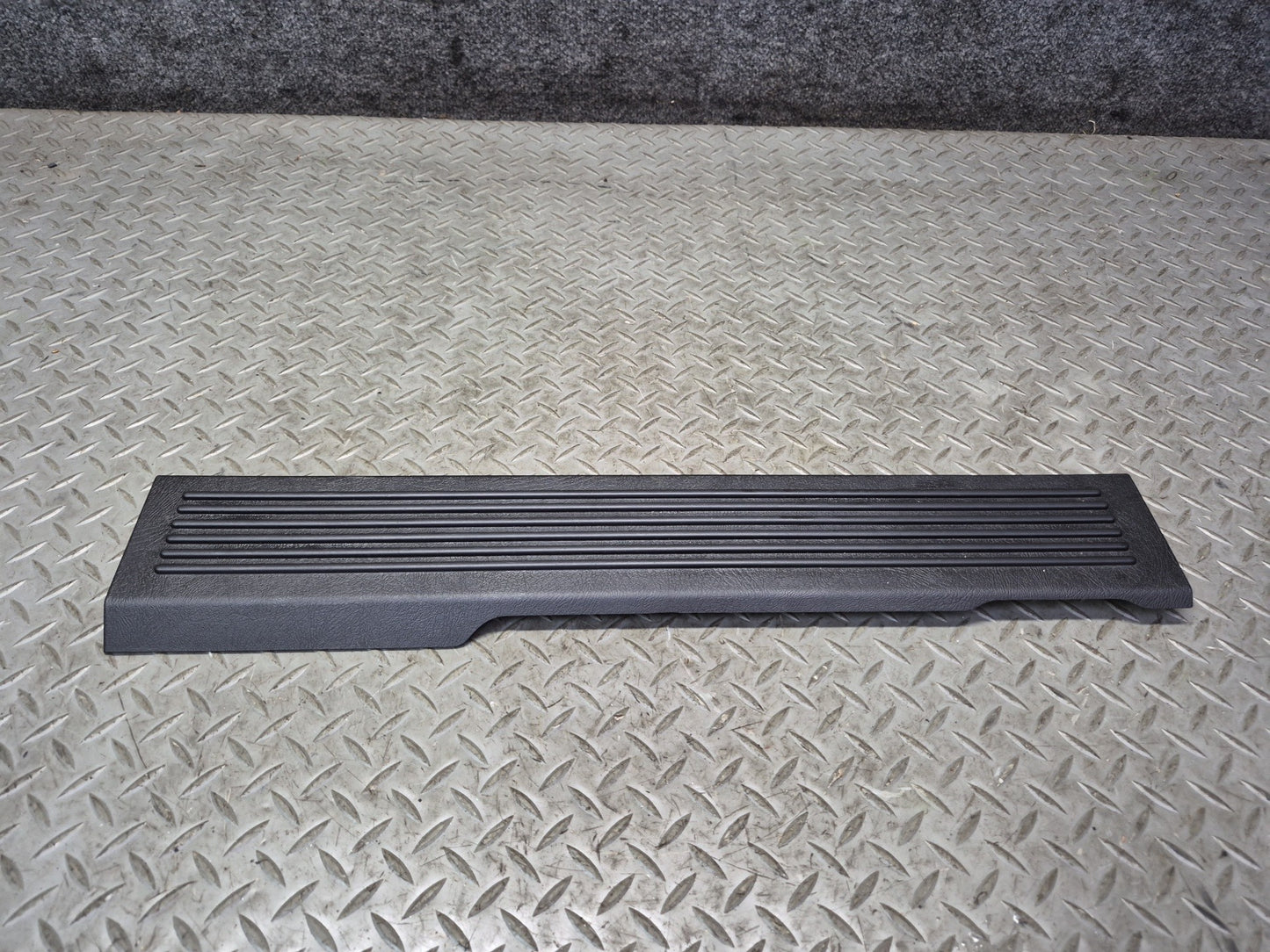 2003-2009 Hummer H2 Front Left & Right Door Scuff Sill Plate Trim Panel Set of 2