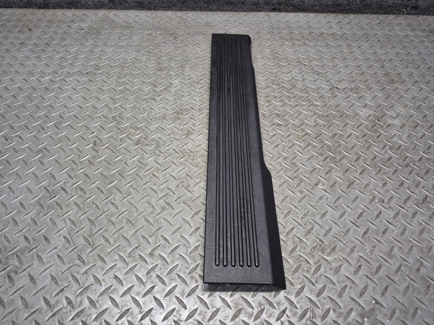 2003-2009 Hummer H2 Front Left & Right Door Scuff Sill Plate Trim Panel Set of 2