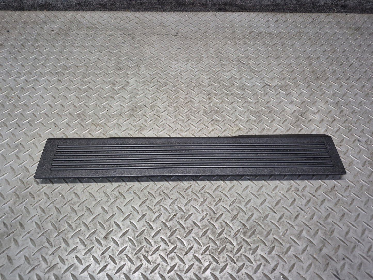 2003-2009 Hummer H2 Front Left & Right Door Scuff Sill Plate Trim Panel Set of 2
