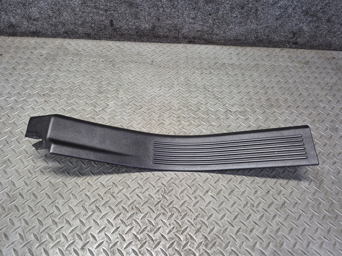 2003-2009 Hummer H2 Rear Left & Right Door Scuff Sill Plate Trim Panel Set of 2