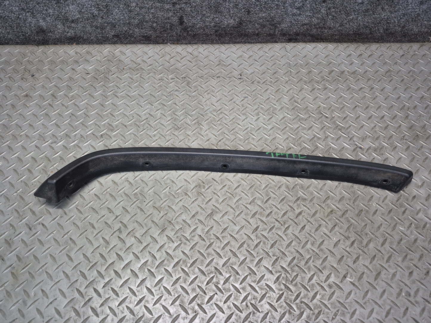 2003-2009 Hummer H2 Front Left Fender Flare Wheel Arch Molding 15200466