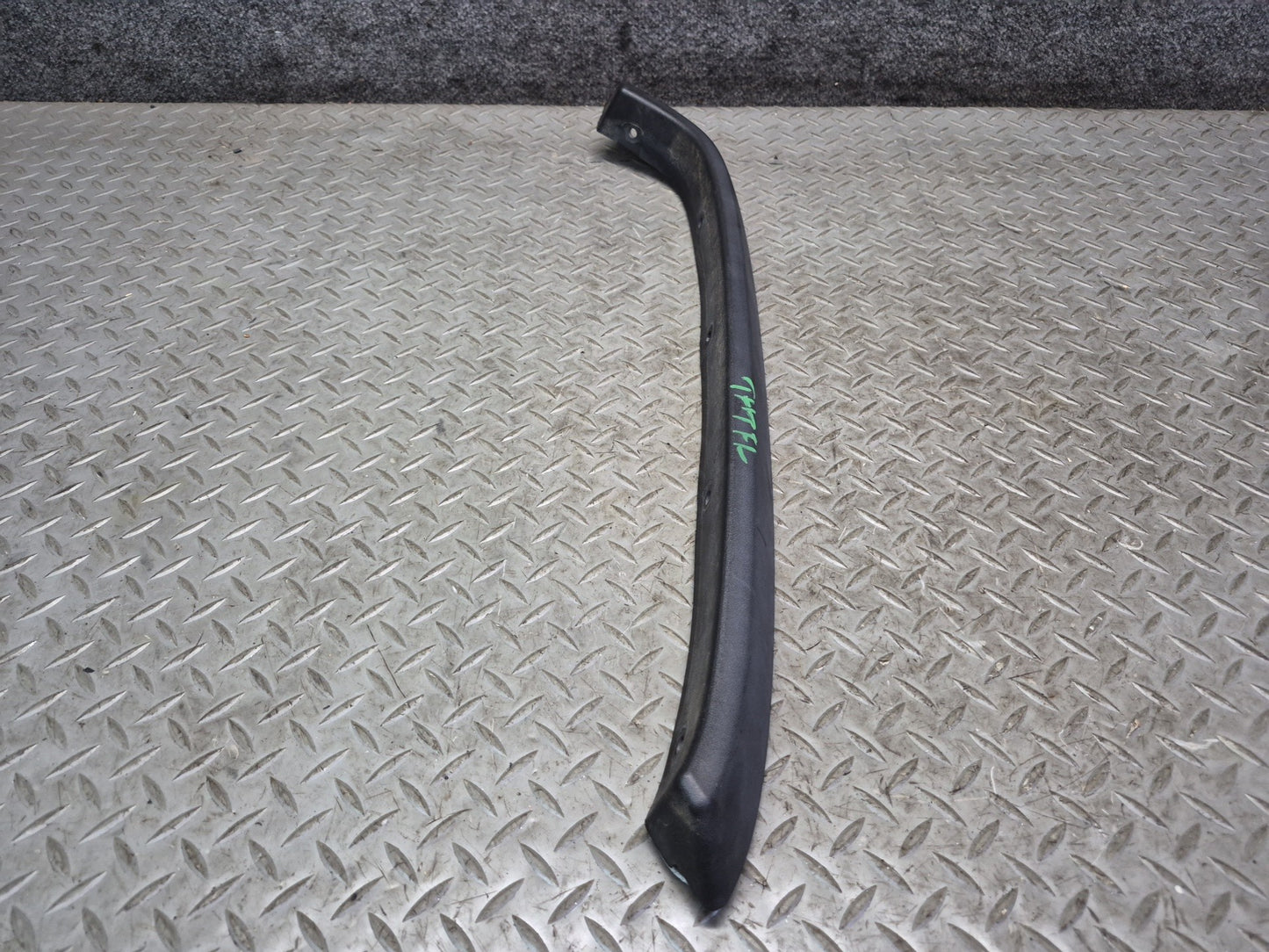 2003-2009 Hummer H2 Front Left Fender Flare Wheel Arch Molding 15200466