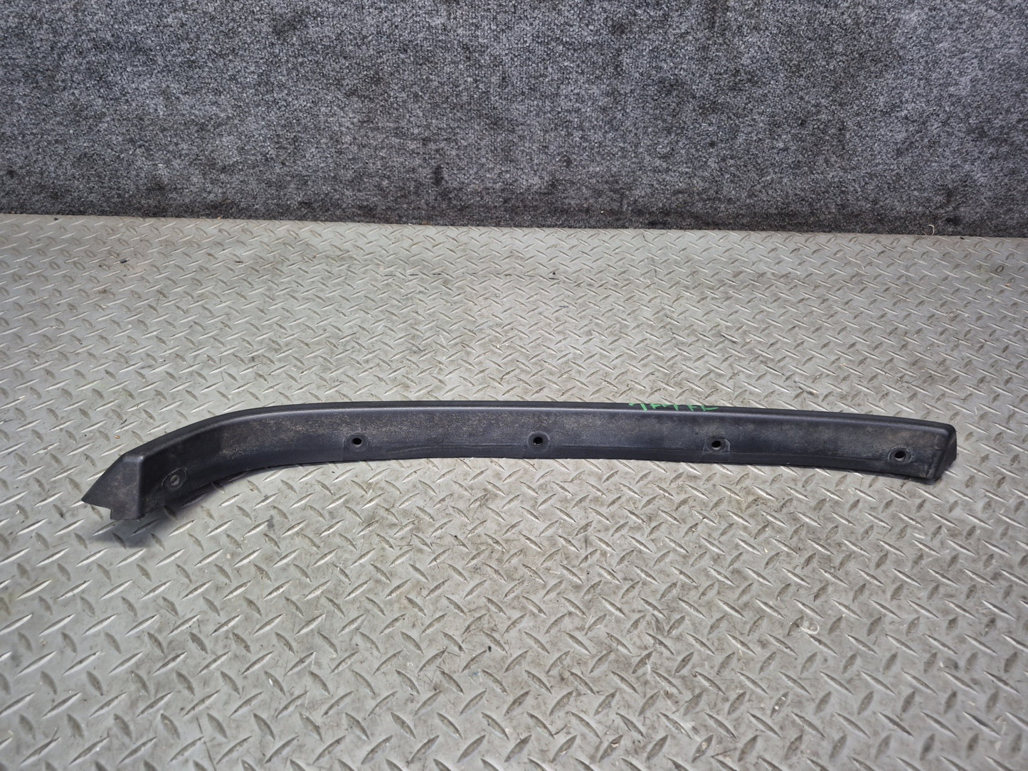 2003-2009 Hummer H2 Front Left Fender Flare Wheel Arch Molding 15200466