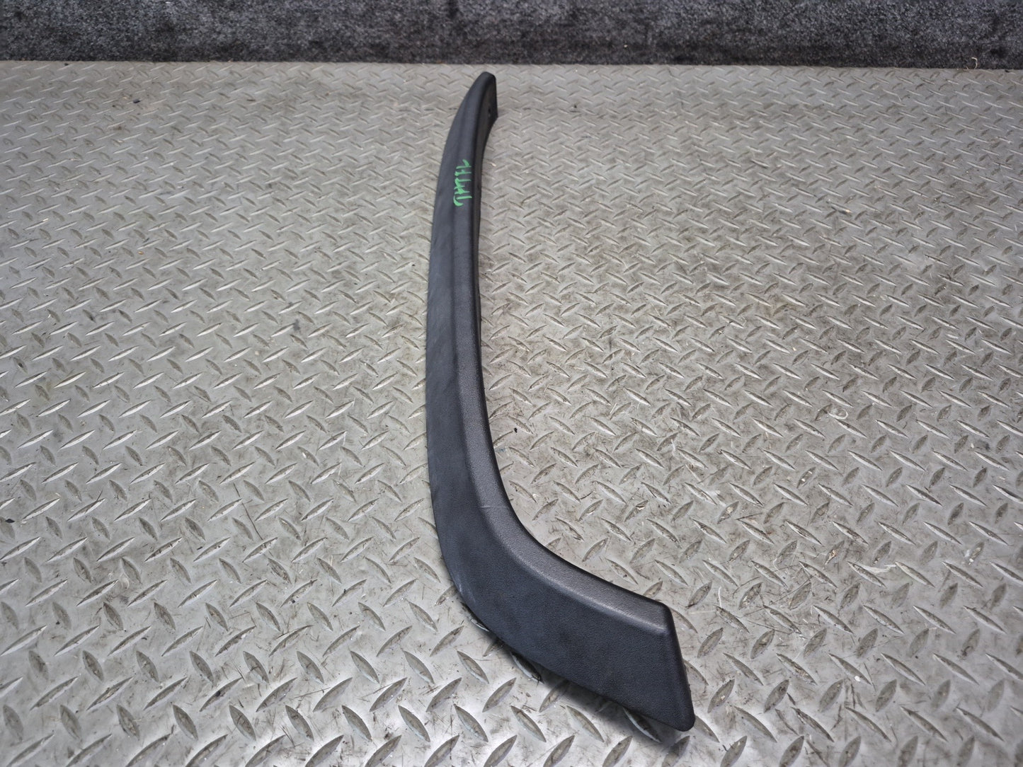 2003-2009 Hummer H2 Front Left Fender Flare Wheel Arch Molding 15200466