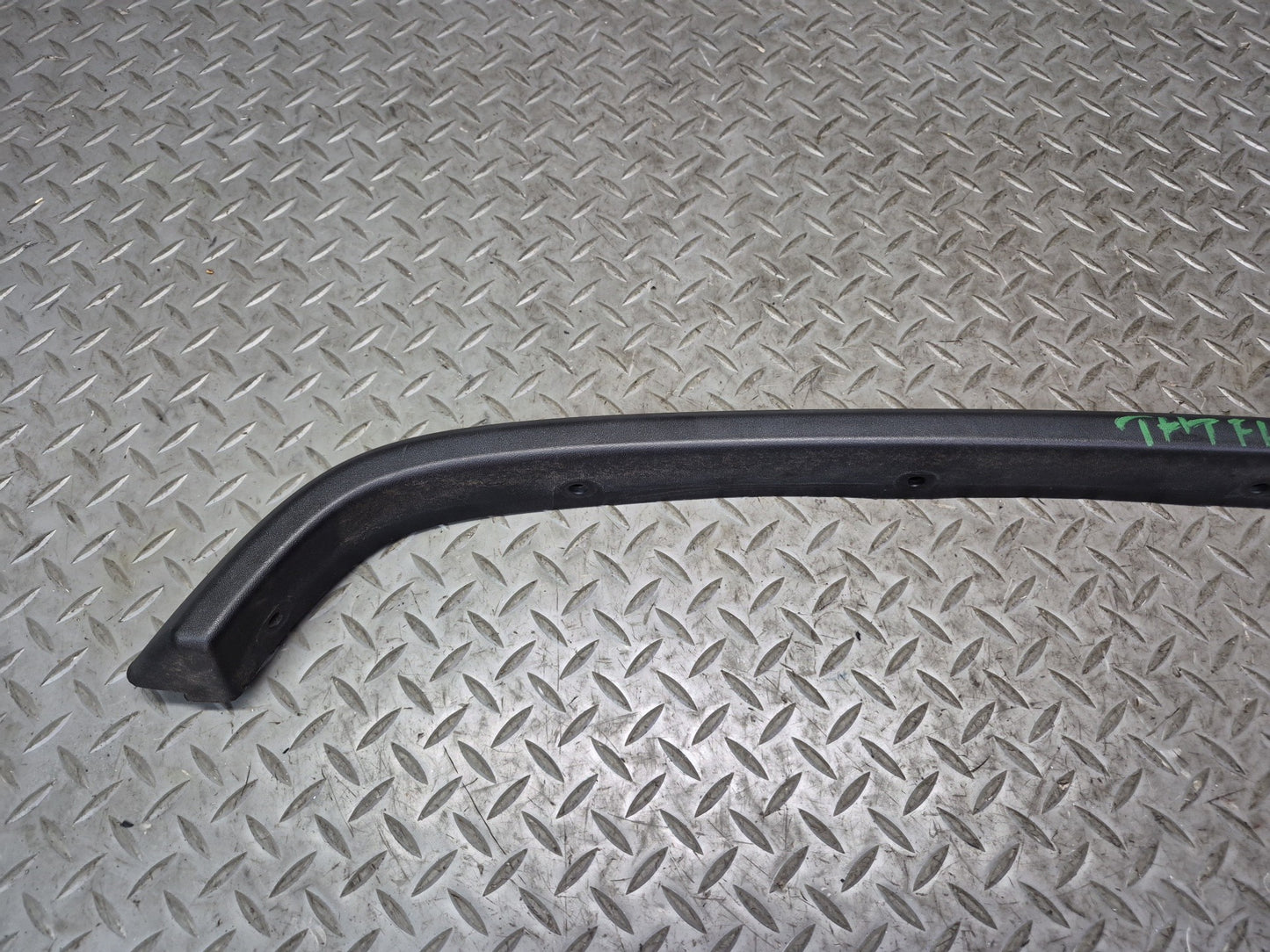 2003-2009 Hummer H2 Front Left Fender Flare Wheel Arch Molding 15200466