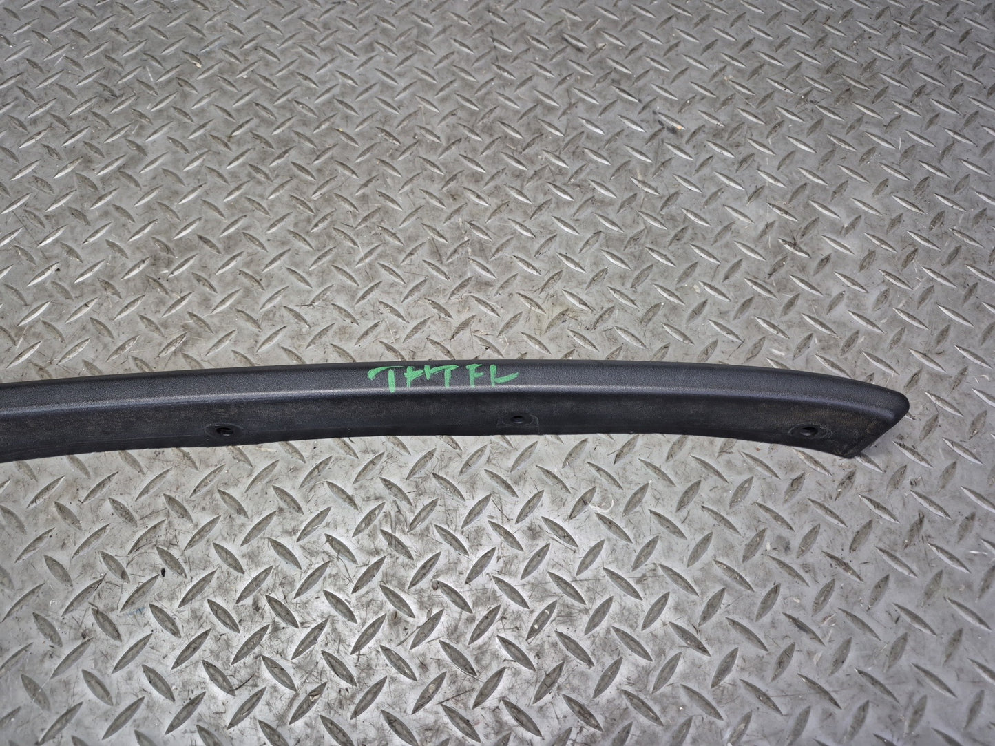 2003-2009 Hummer H2 Front Left Fender Flare Wheel Arch Molding 15200466