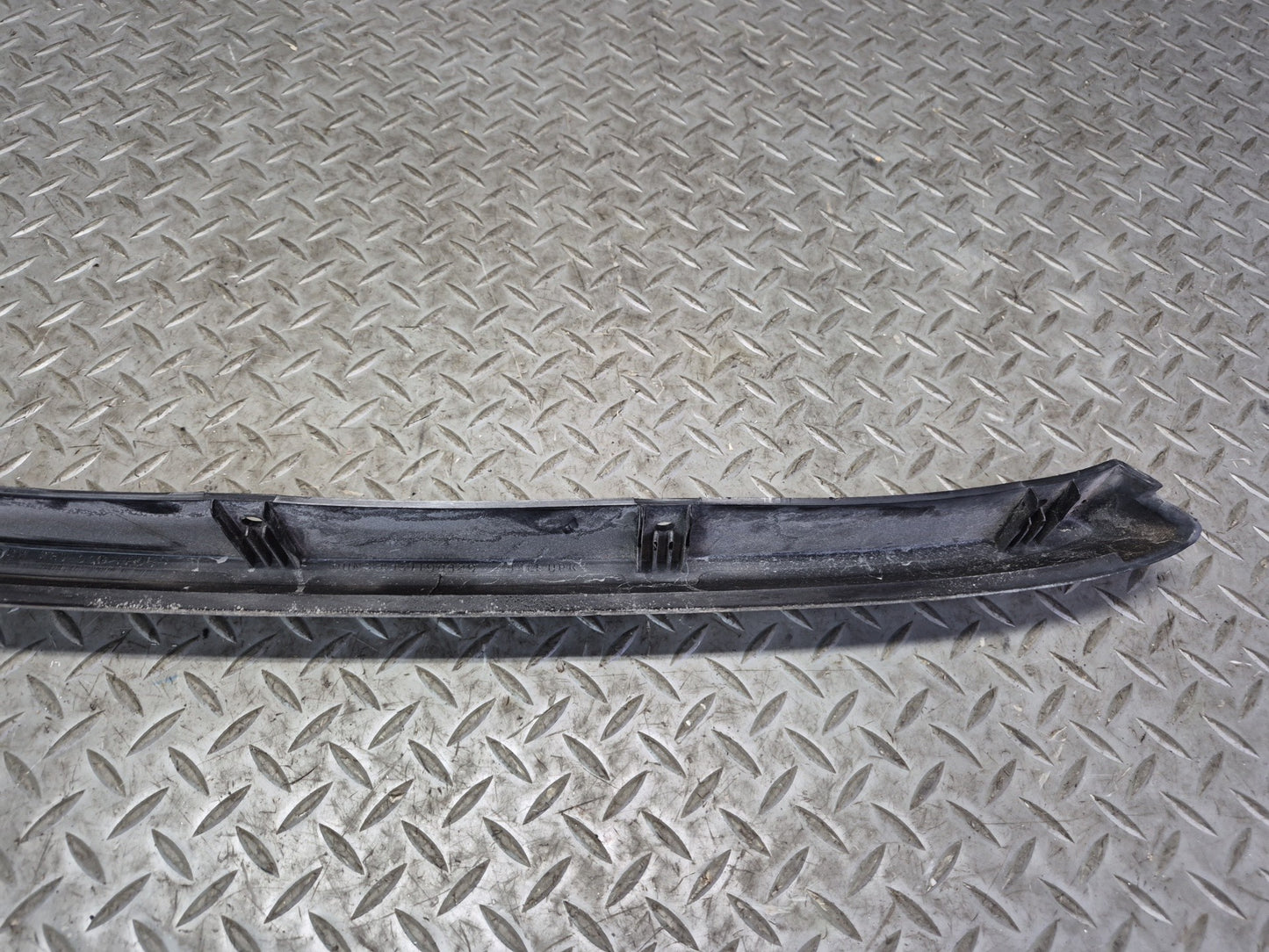 2003-2009 Hummer H2 Front Left Fender Flare Wheel Arch Molding 15200466