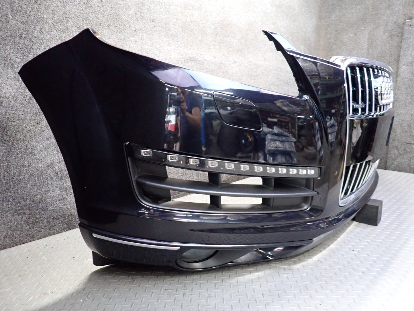 10-15 Audi 4L Q7 Front Bumper Cover w Grille PDC Sensors & Fog Lights Black OEM