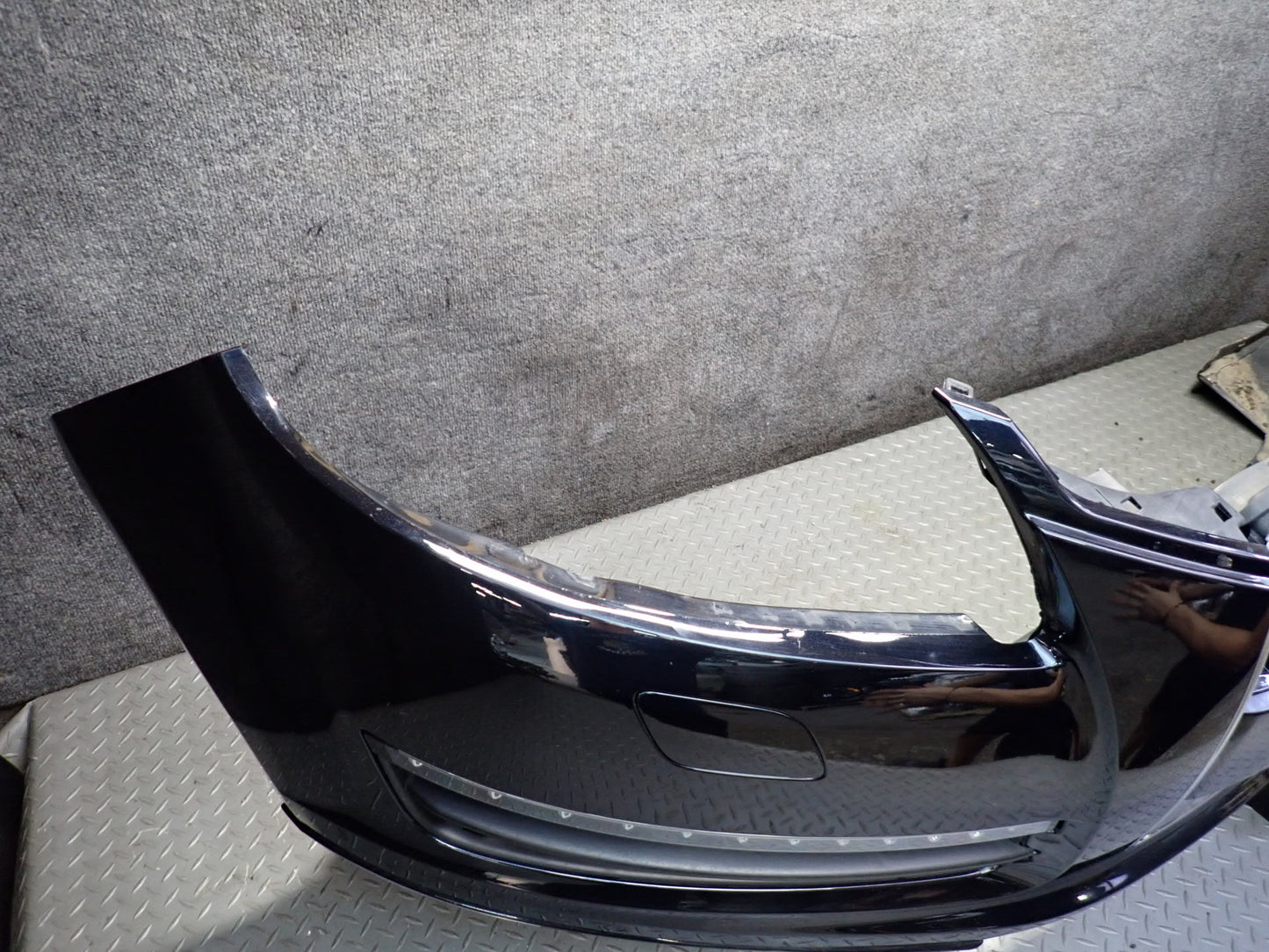 10-15 Audi 4L Q7 Front Bumper Cover w Grille PDC Sensors & Fog Lights Black OEM